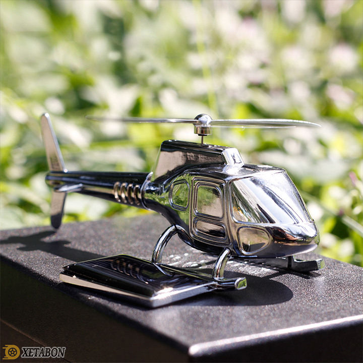 Máy bay trực thăng đặt taplo pin năng lượng mặt trời